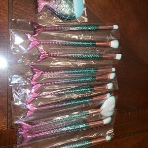 Mermaid brushes